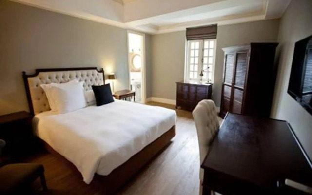Cabochon Hotel & Residence