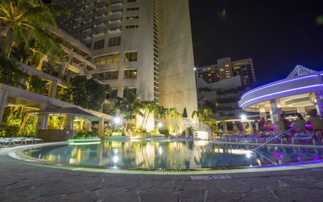Отель The Westin Resort Guam вид на фасад