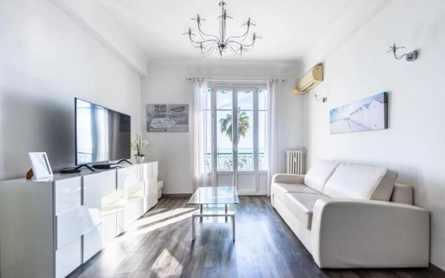 Sea Front Suite - Panoramic View with Terrace - 85 M