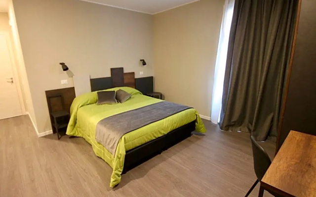 Pove 2.4 Hotel