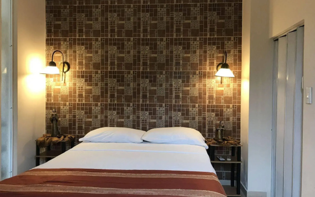 El Patio Suites