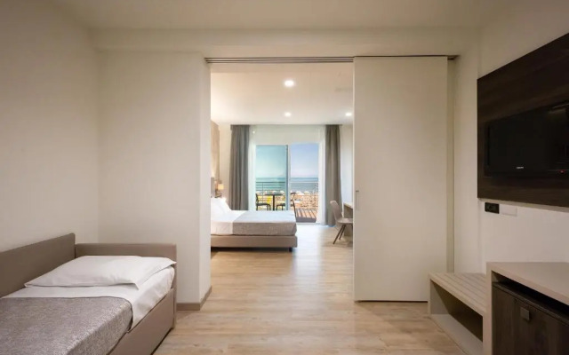 Hotel Tritone
