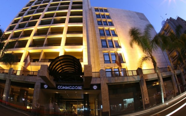 Отель Le Commodore Hotel Ливан, Бейрут - отзывы, цены и фото номеров - забронировать отель Le Commodore Hotel онлайн вид на фасад