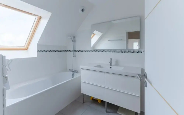 Holiday Home in Saint-pabu Near Beniguet Beach
