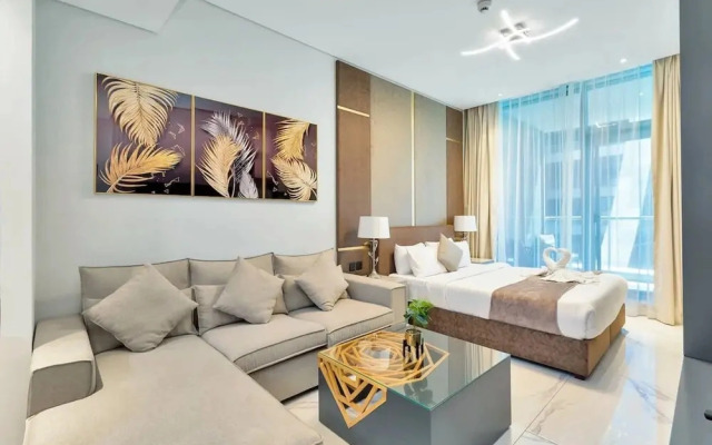 LUX Studio Near Burj w Canal Views