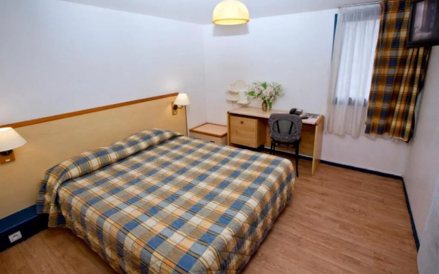 Hipotel Paris Marne La Vallée