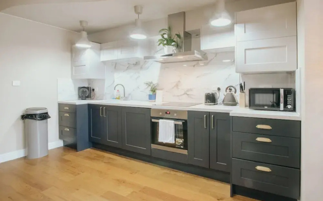 Stunning Quiet Apartment in Historic Building