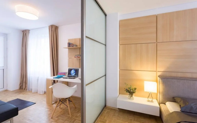 Yellow Apartment - Cismigiu Gardens