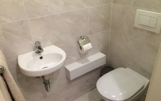 Chestnut & Eliza Suites - Superior Homes