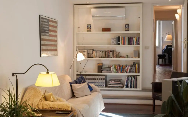 Grand Piano Apartment