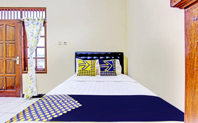 SPOT ON 93007 Guest House Lestari