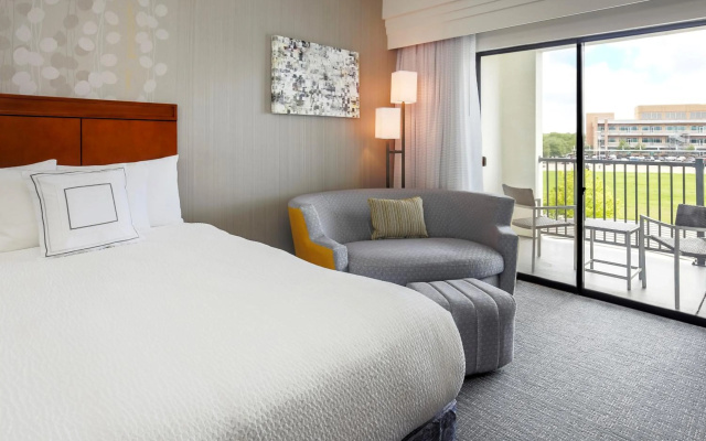 Courtyard by Marriott Dallas Arlington South