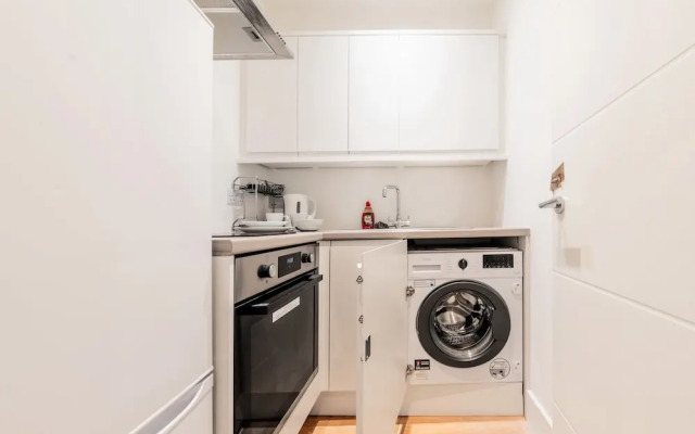 Central - Stay 2 - Near Transport - Wifi - Parking