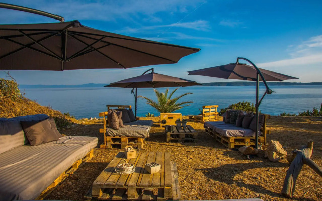 Cast Away - Eco Village