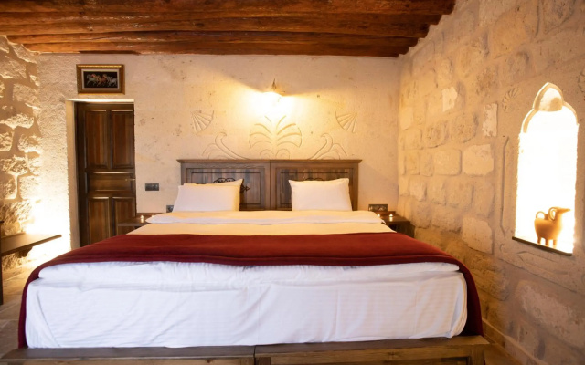 Medusa Cave Hotel