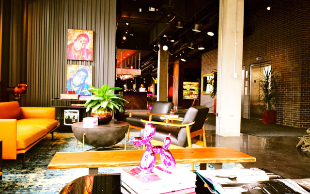 MOXY Minneapolis Uptown