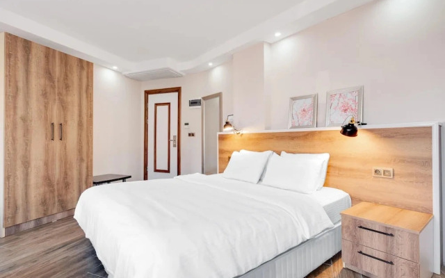 Yanki Apartments