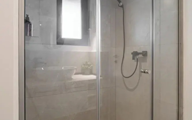 Contemporary 3-Bedroom Lofts - Modern Touches Meet Classic Elegance by Calea Victoriei