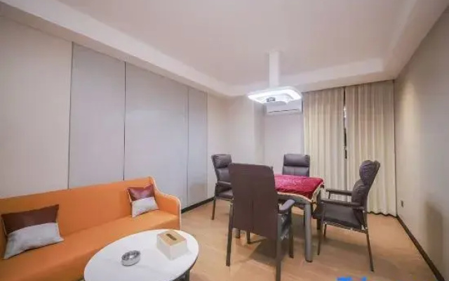 Yigao Hotel (Dongguan Houjie Chenwu Subway Station)