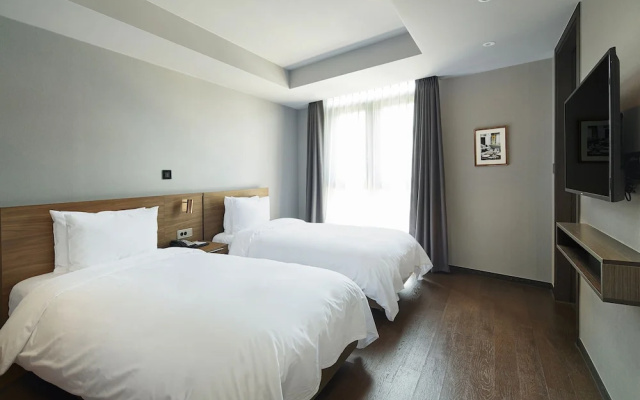 Homes Red Myeongdong