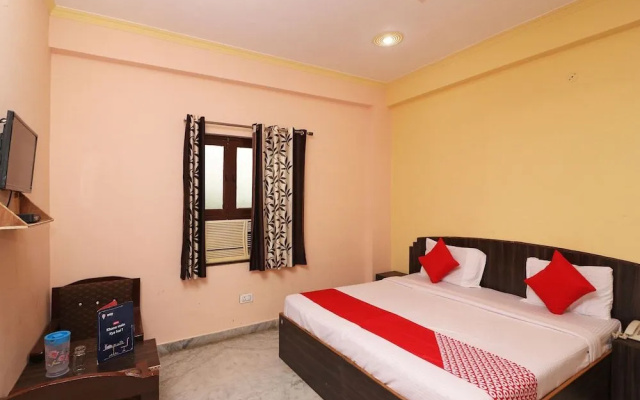Oyo 22015 Hotel Lakshya Palace