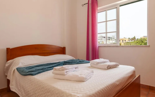 L 02 - Bedroom 2 Western Mos Guesthouse
