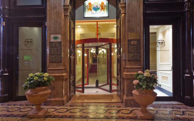 Bristol Palace Hotel вид на фасад