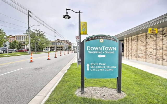 Modern Grand Haven Condo - Steps to Downtown!