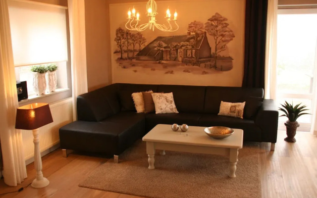 Opulent Holiday Home With Sauna, Jacuzzi & Playroom in Backemoor