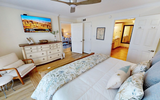 Shoreline Towers 3054 2 Bedroom Condo