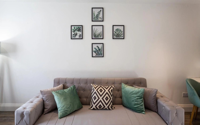 Hamlet Mews by Sorted Stay