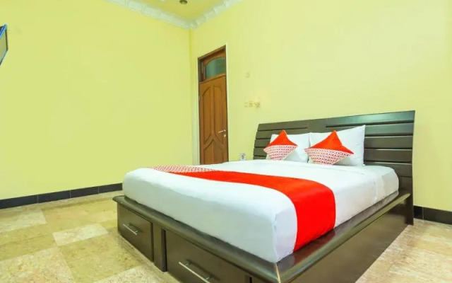 Senaz Guesthouse