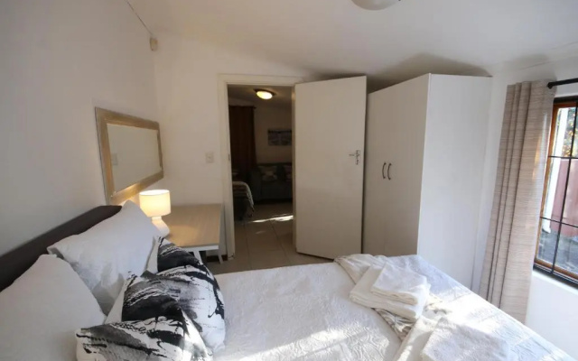 17 Hawkes Head Self Catering