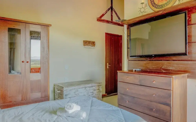 Beautiful Rustic House w/ Pool in Garopaba Egf000