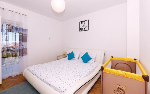 Nice Home in Podstrana With Wifi and 2 Bedrooms