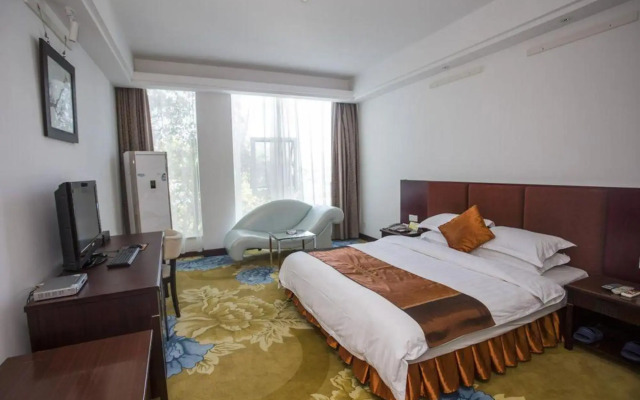 Number One Metropolitan Garden Hotel