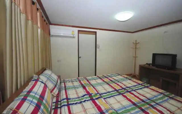 Phoonsab Hostel