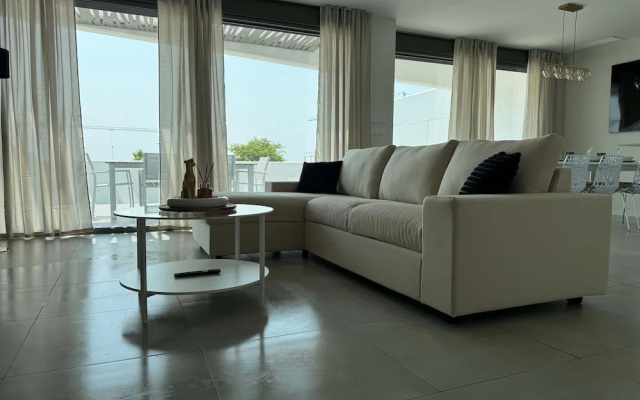 Resort Seascape Villa 8 by Bookaparadise