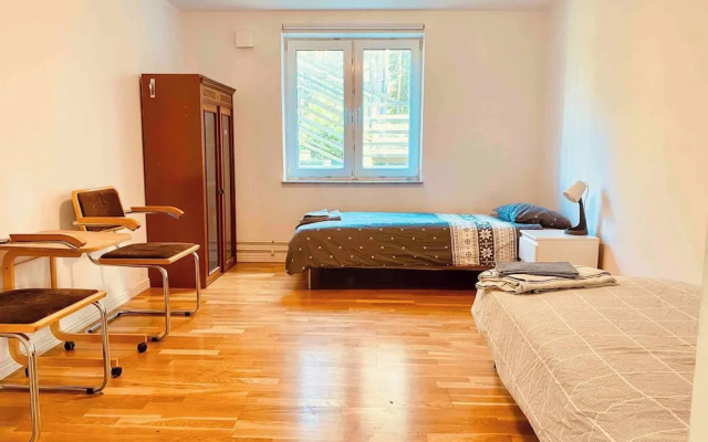 Bjurvik's Villa - Flat 1 - Business Customers Only