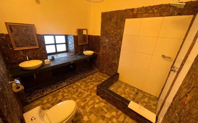 Los Pinos Lodge