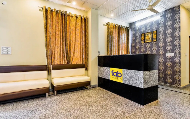 Fabhotel Golden Manor Inn