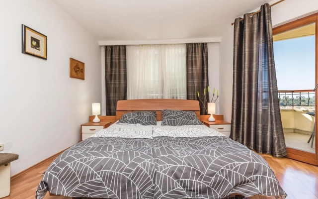 Amazing Home in Mundanije With Wifi and 3 Bedrooms