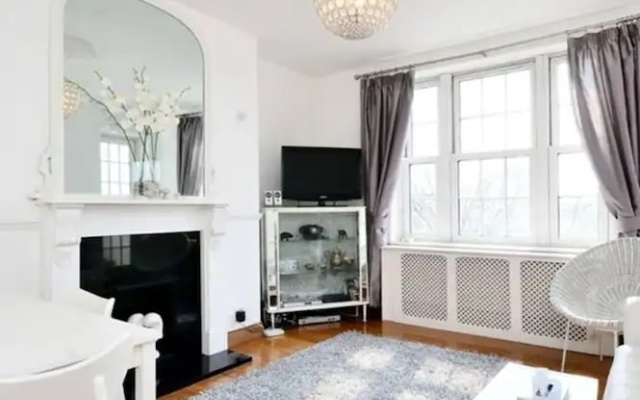 Stylish 2 Bed Between Camden Town & Primrose Hill