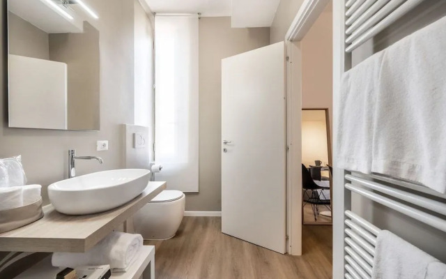 Emilia Suite Essence