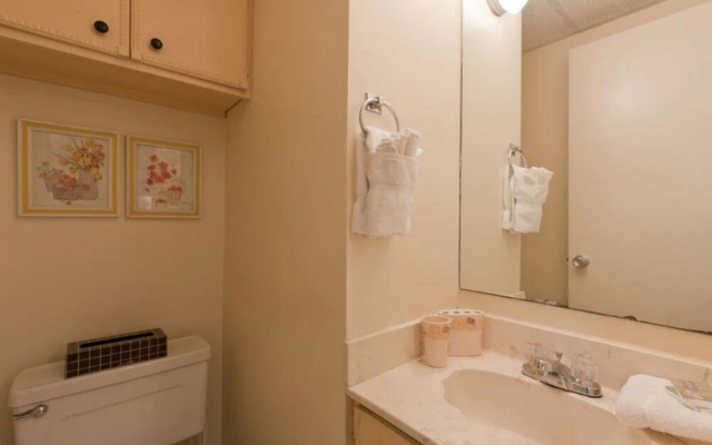 Aquarius Condominium 708
