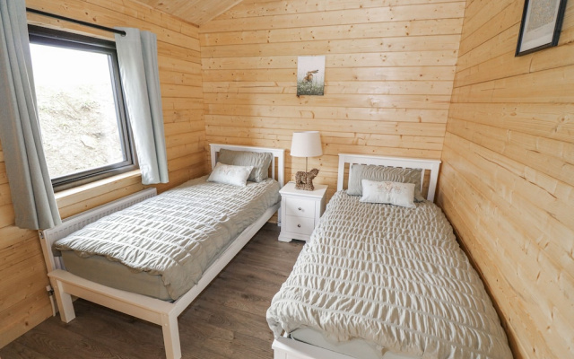 Glenview Log Cabin