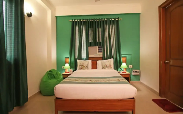 OYO Flagship 533 Near Guru Dronacharya