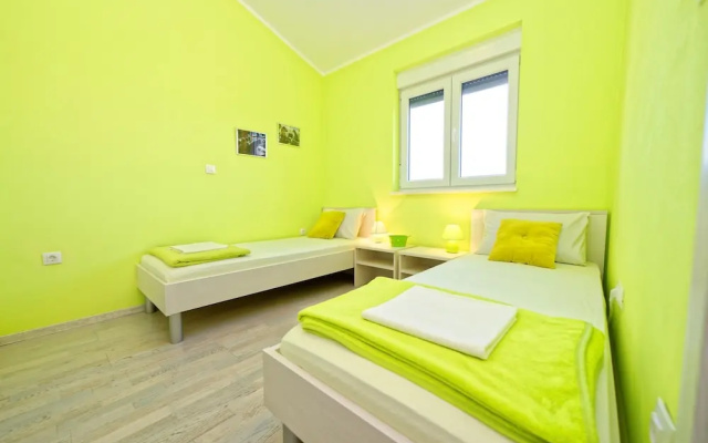 Apartment Hennion / Two Bedrooms A1 Leona