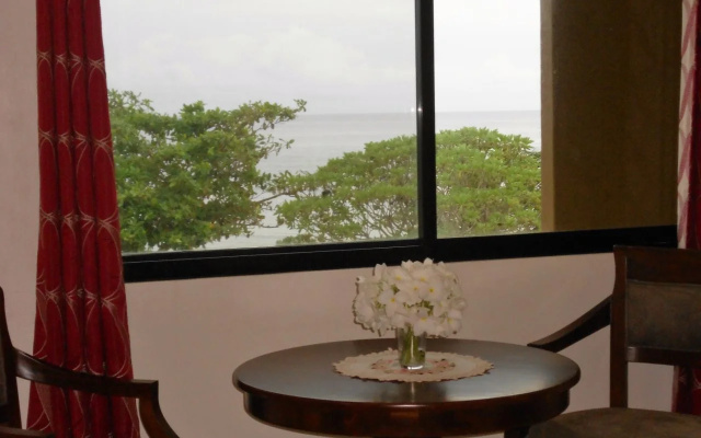 Gold View Beach Resort