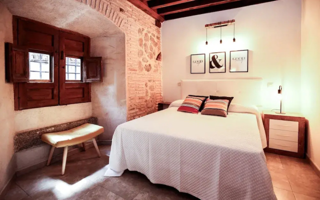 La Casa del LirÃ³n by Toledo AP